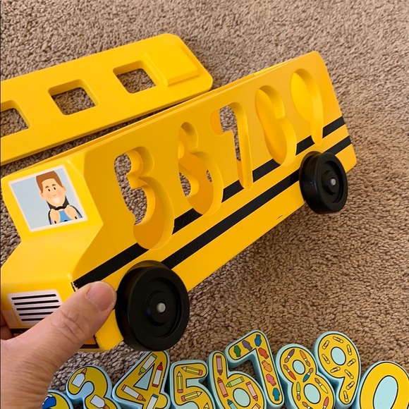 Classic Toy Number Matching Math Bus - Picture 2 of 8